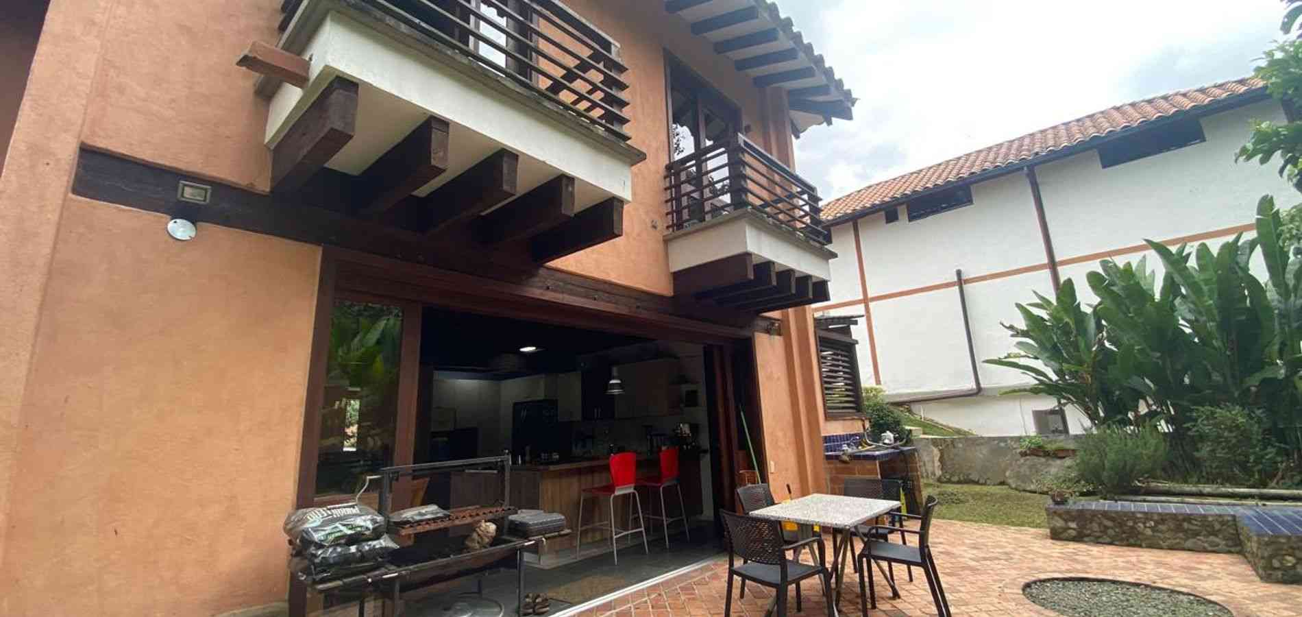 Venta de Casa Campestre en la Estrella en unidad Ecológica-1