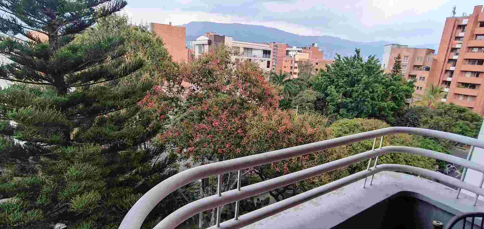 Apartamento en venta en La Castellana 3 Habitaciones-0