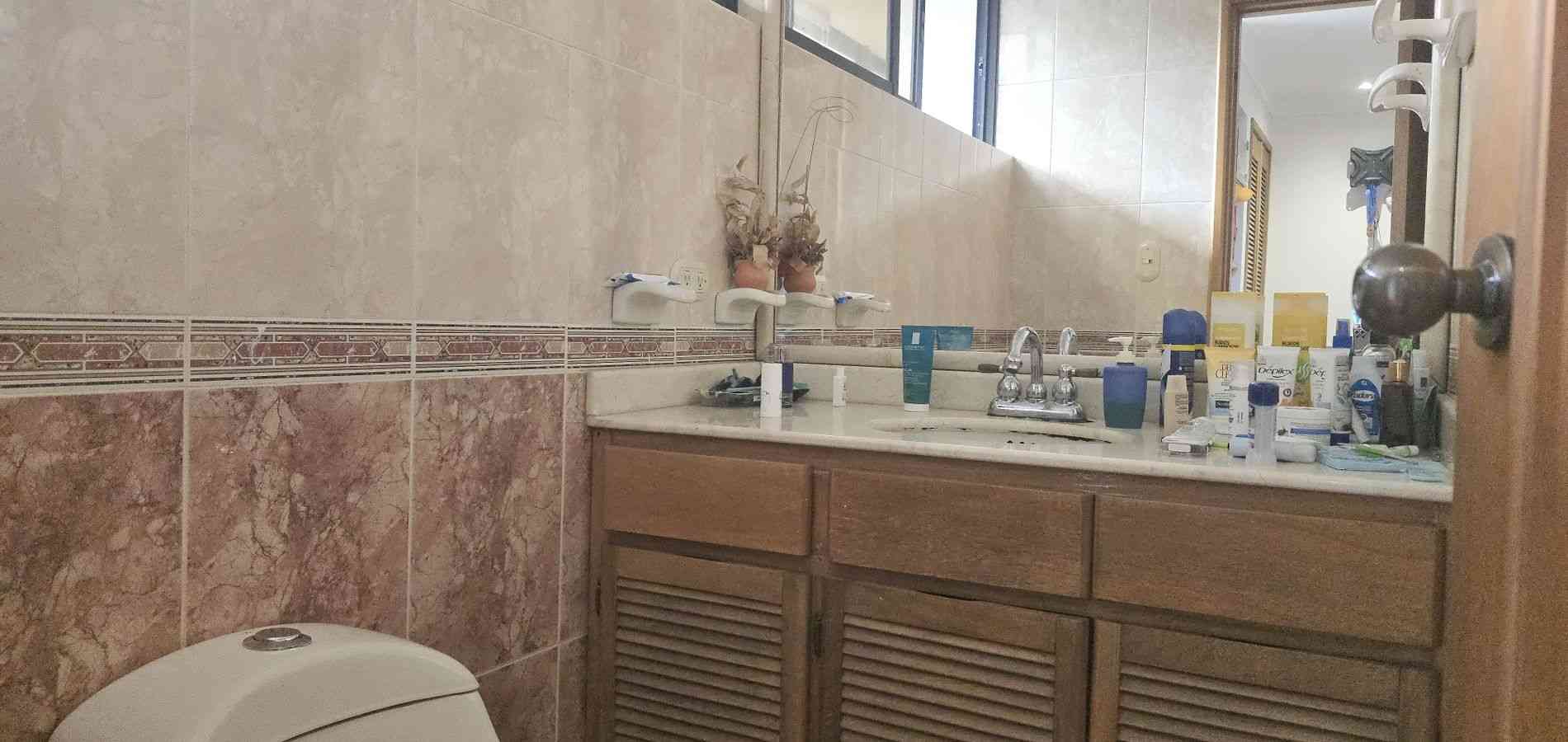 Apartamento en venta en El Poblado, Medellín-0