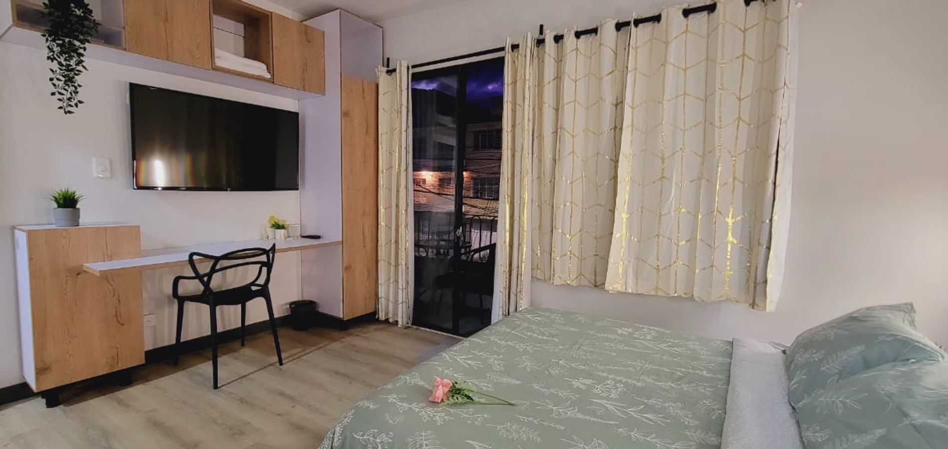 Venta Apartaestudio Airbnb La Castellana Medellín-0