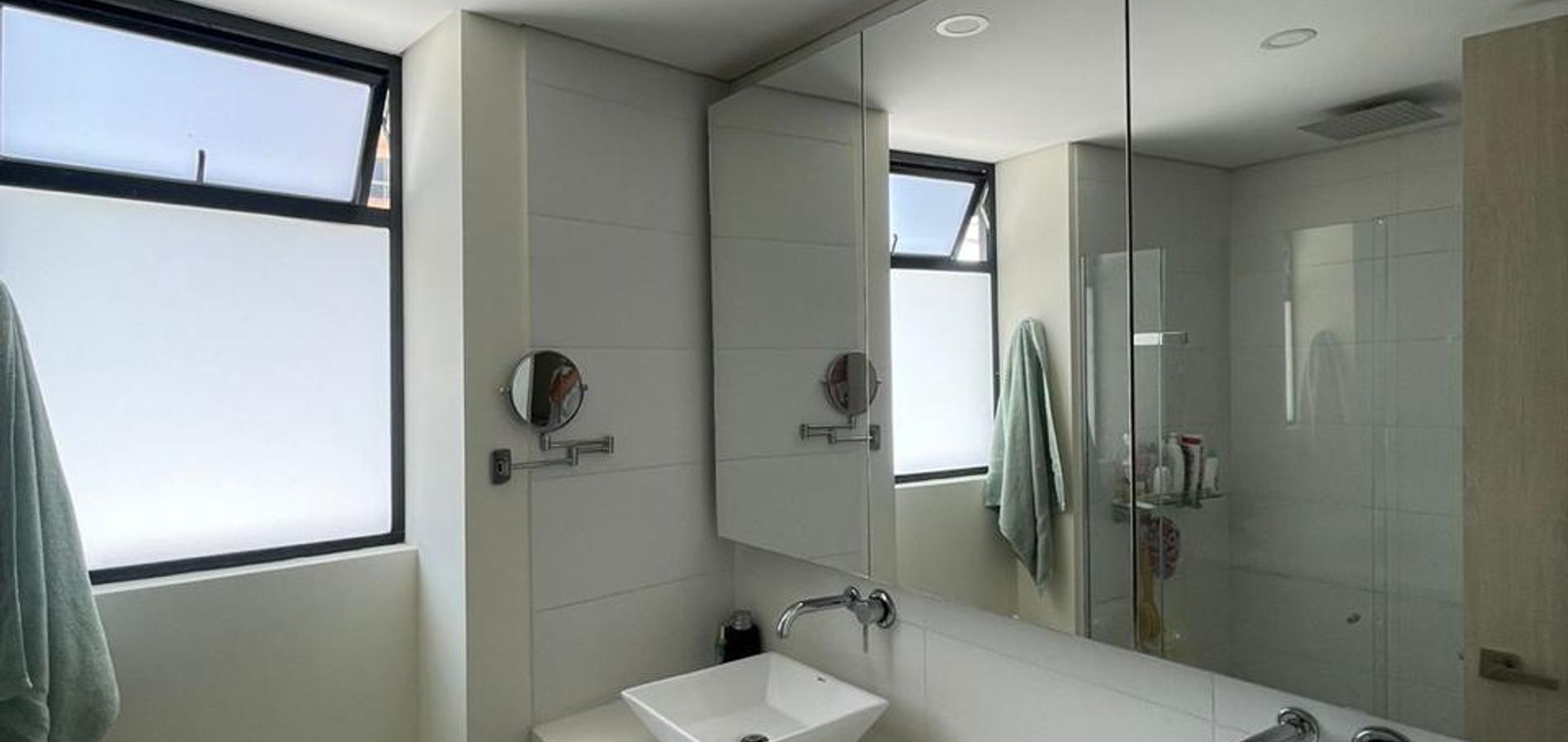 Apartamento moderno en venta en con terraza en la Loma de La-2