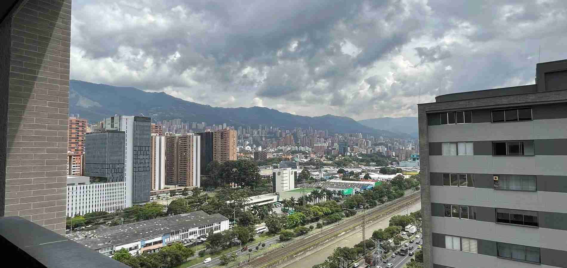 Venta de Apartamento Sector Santa Fe Medellín solo para Inve-3