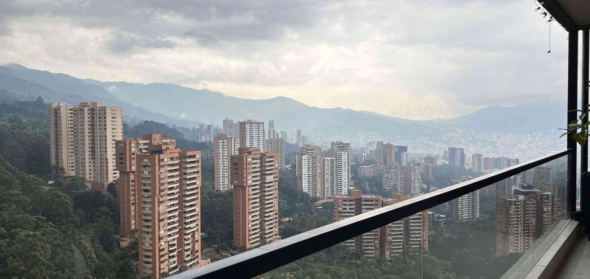 Venta exclusivo apto en La Calera-1