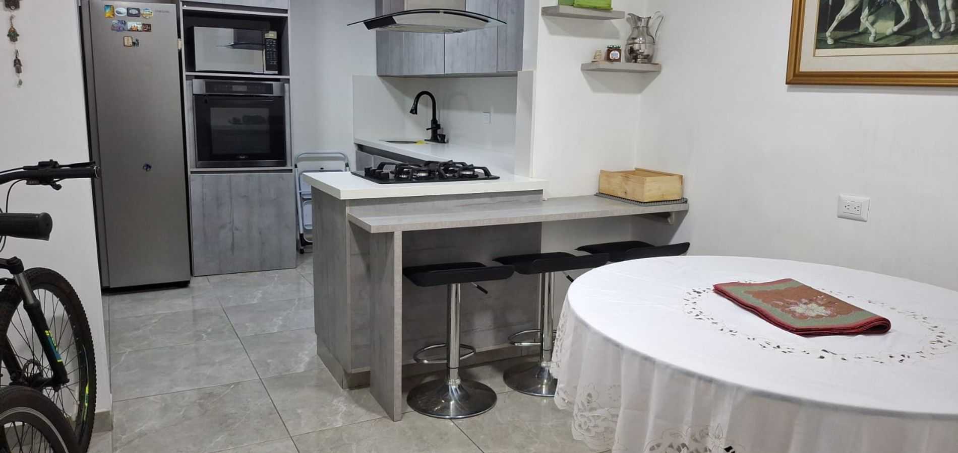 Vendo casa en Baluarte de San Diego Loma del indio, Medellín-2