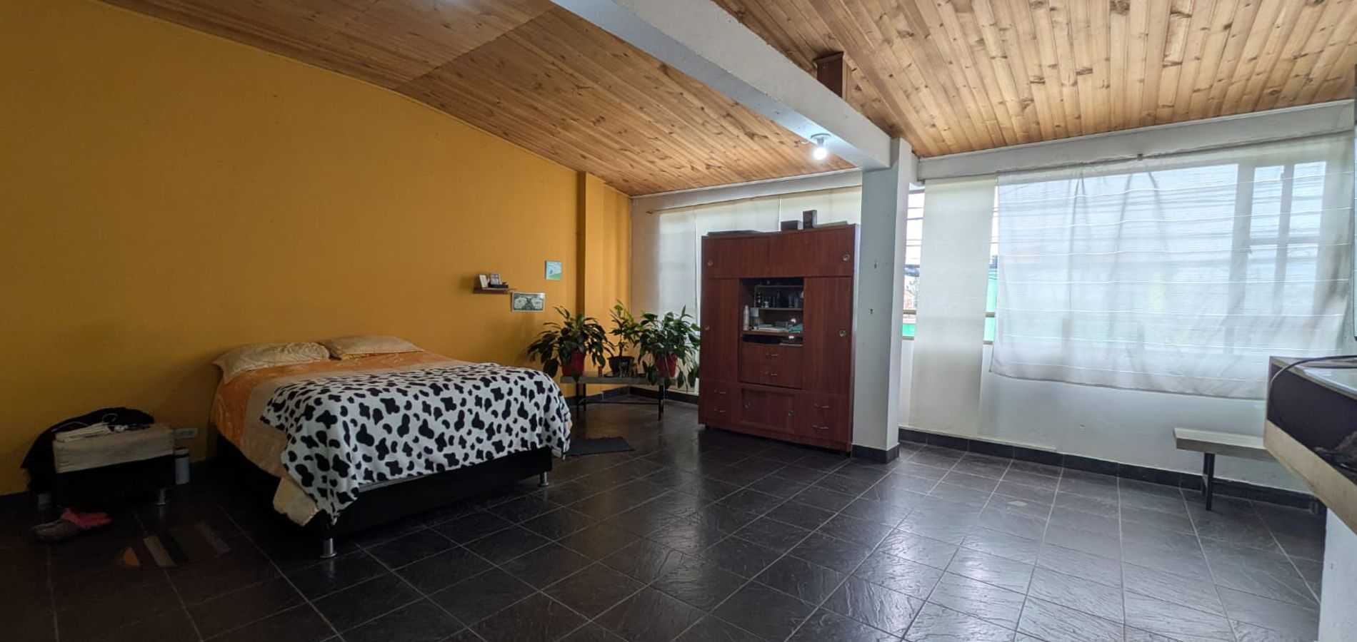 Casa Comercial en venta en Cajicá-0