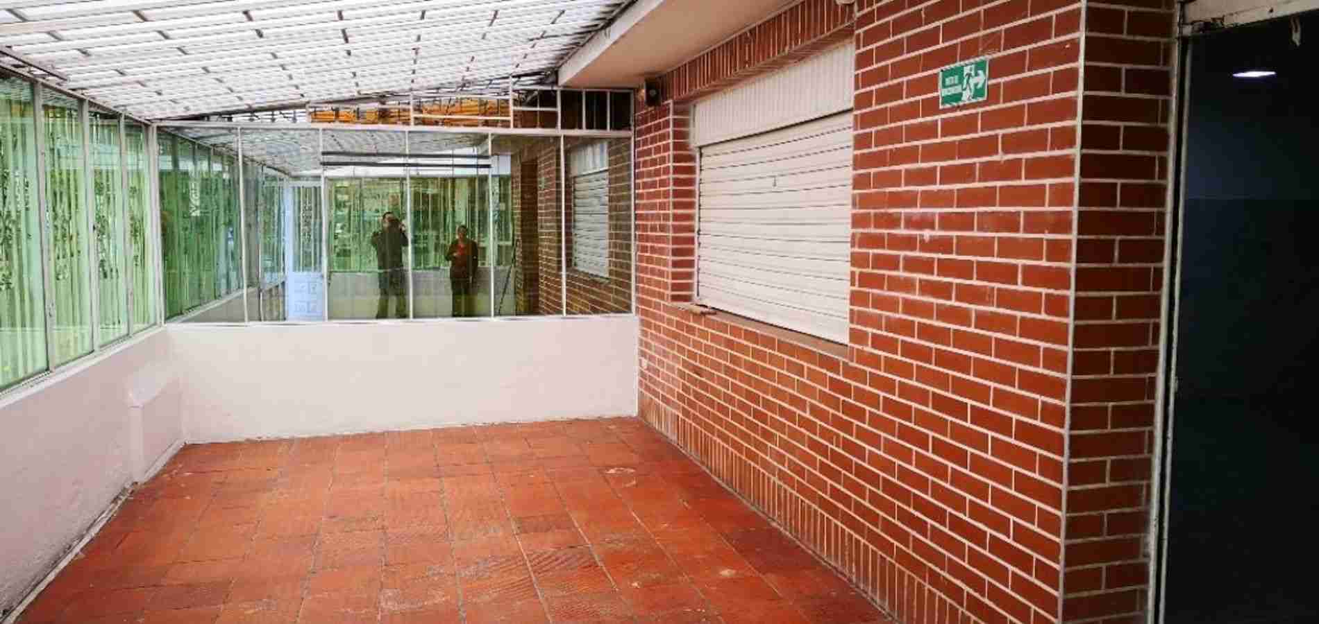 CASA COMERCIAL ESQUINERA - VENTA - BARRIO LA FRANCIA