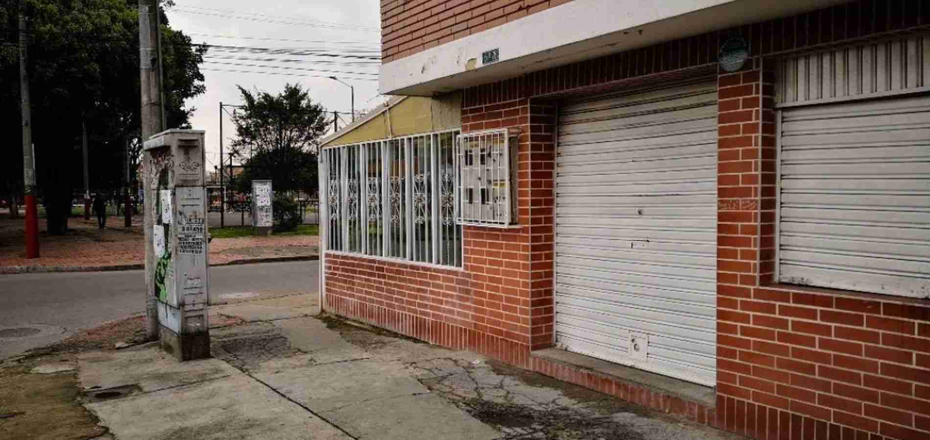 CASA COMERCIAL ESQUINERA - VENTA - BARRIO LA FRANCIA-2