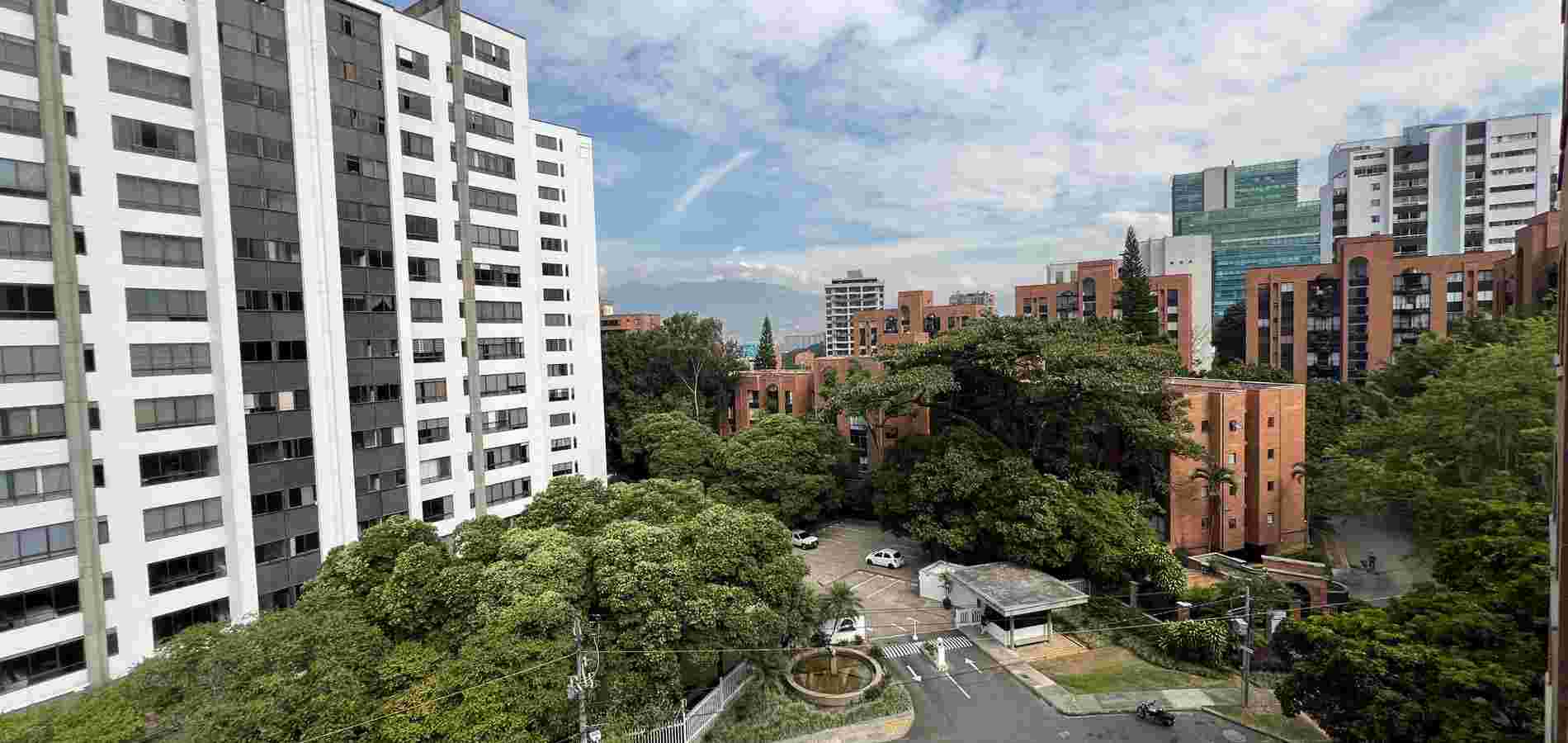 Apartamento en venta en El Remanso, a una cuadra de la Aveni-1
