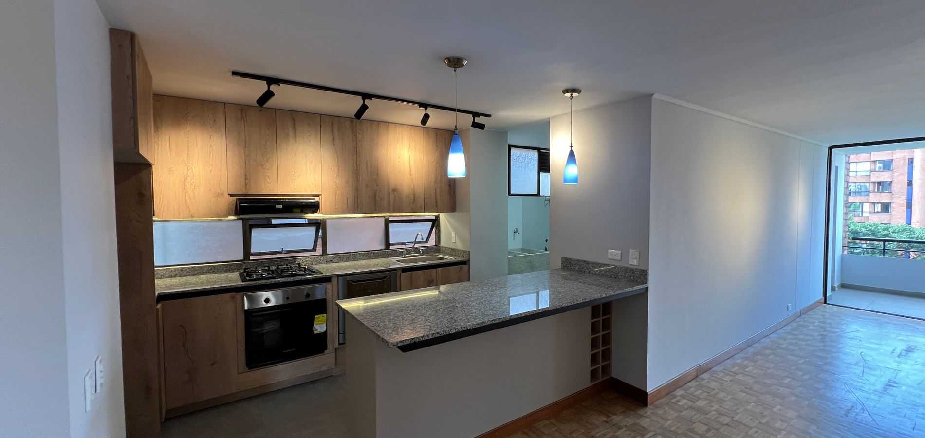 Apartamento en venta en El Remanso, a una cuadra de la Aveni-2