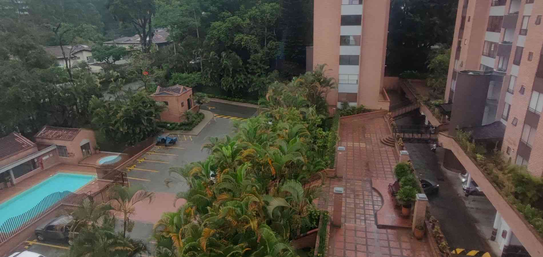 En venta, apartamento poblado, sector san lucas-2