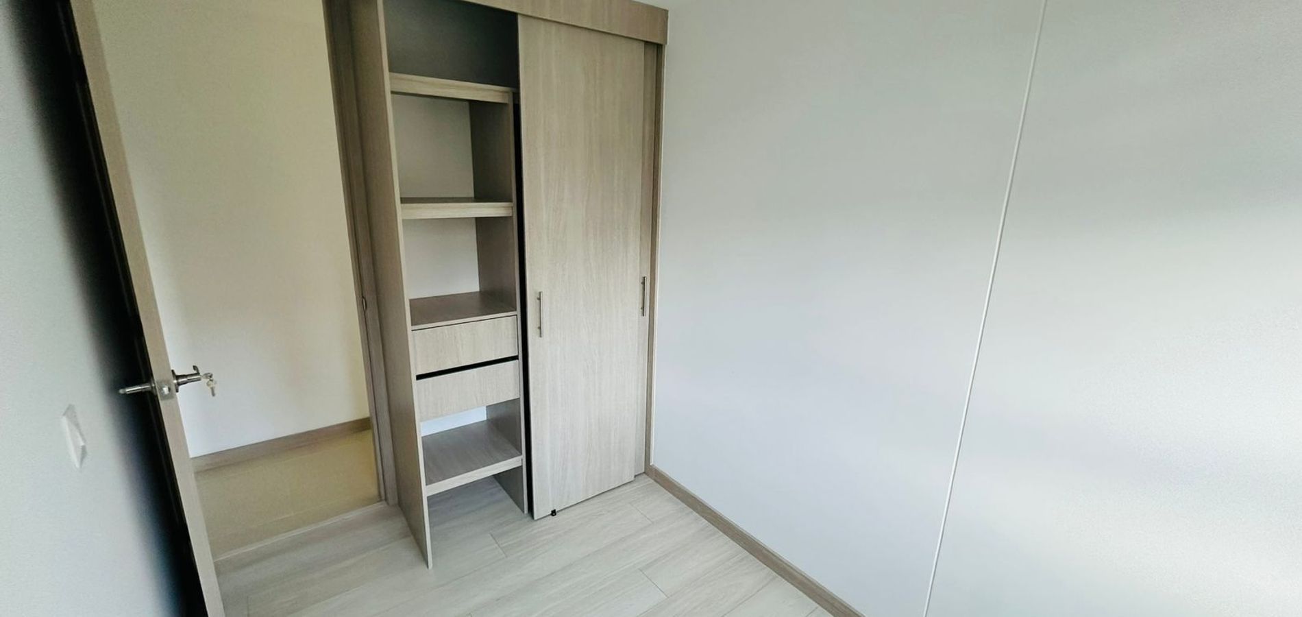 Venta de Apartamento Sector Las Lomitas en Sabaneta-0