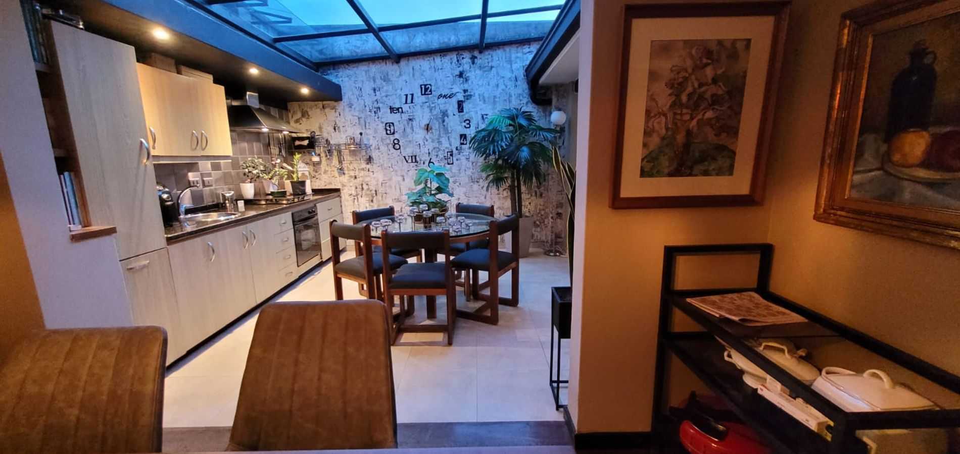 Casa en venta en Envigado, Antioquia-0