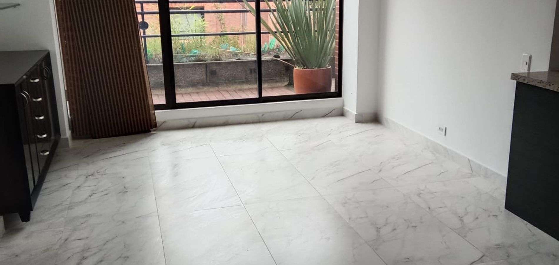 Apartamento en venta en Los Rosales, Bogotá-2