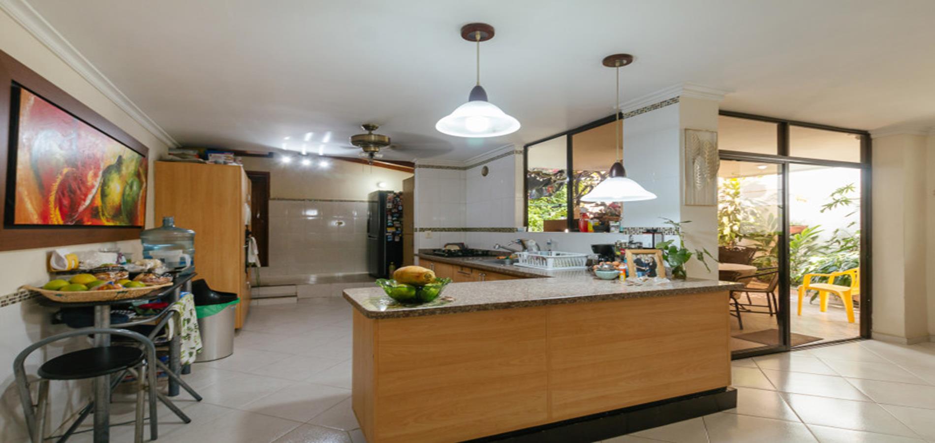 VENTA CASA Rodadero Reservado