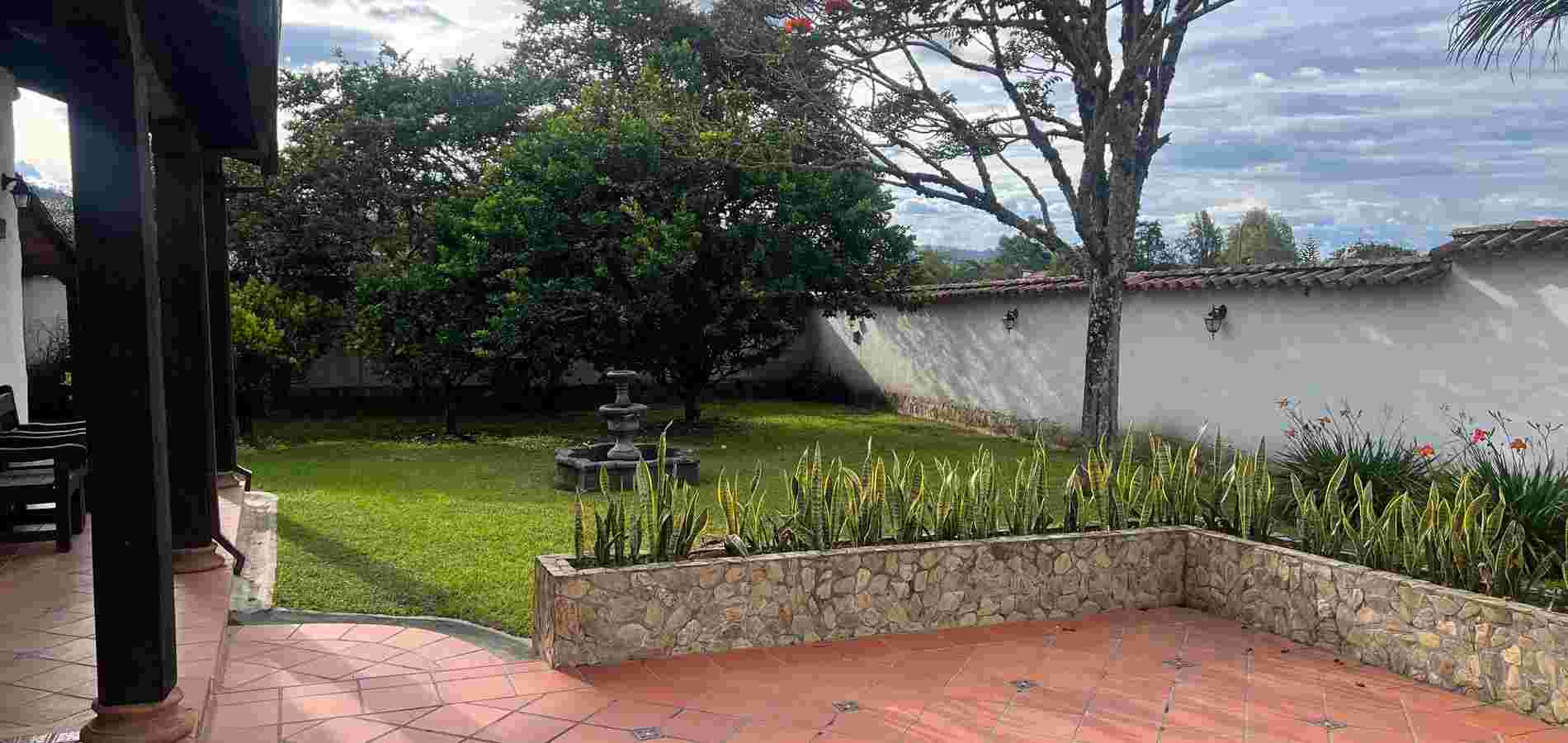 Casa finca en Llanogrande, vereda Cabeceras, a 800m2 aproxim-2