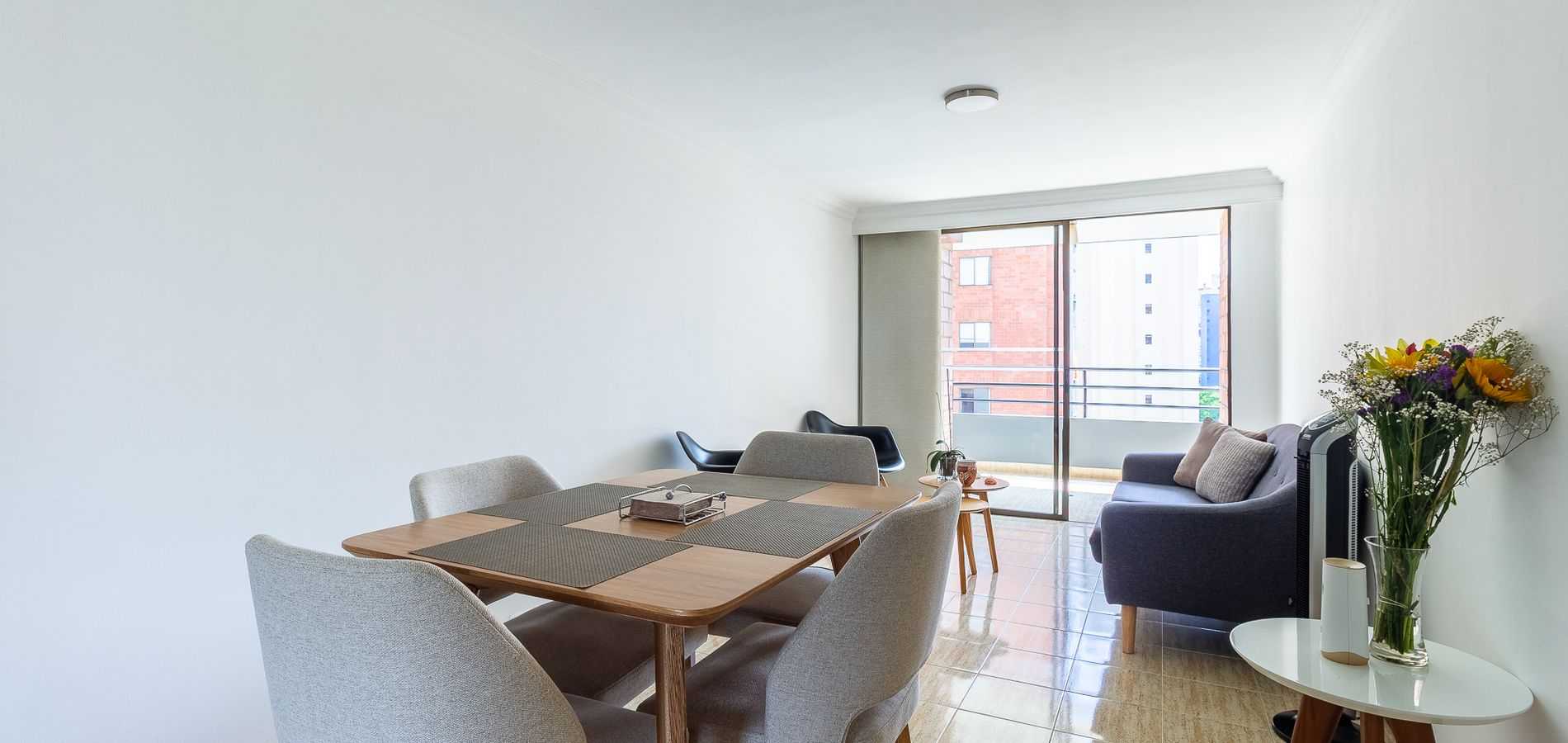 Apartamento en venta en La Loma de Los Bernal, 3 Habitacione-0