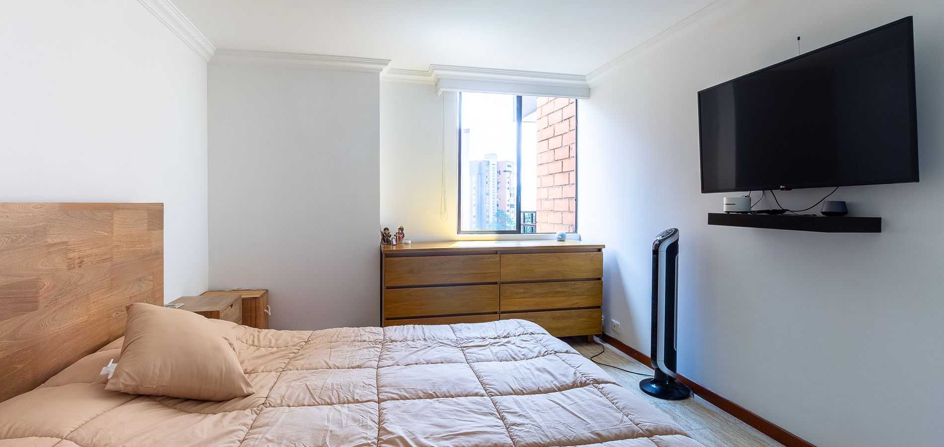 Apartamento en venta en La Loma de Los Bernal, 3 Habitacione-1