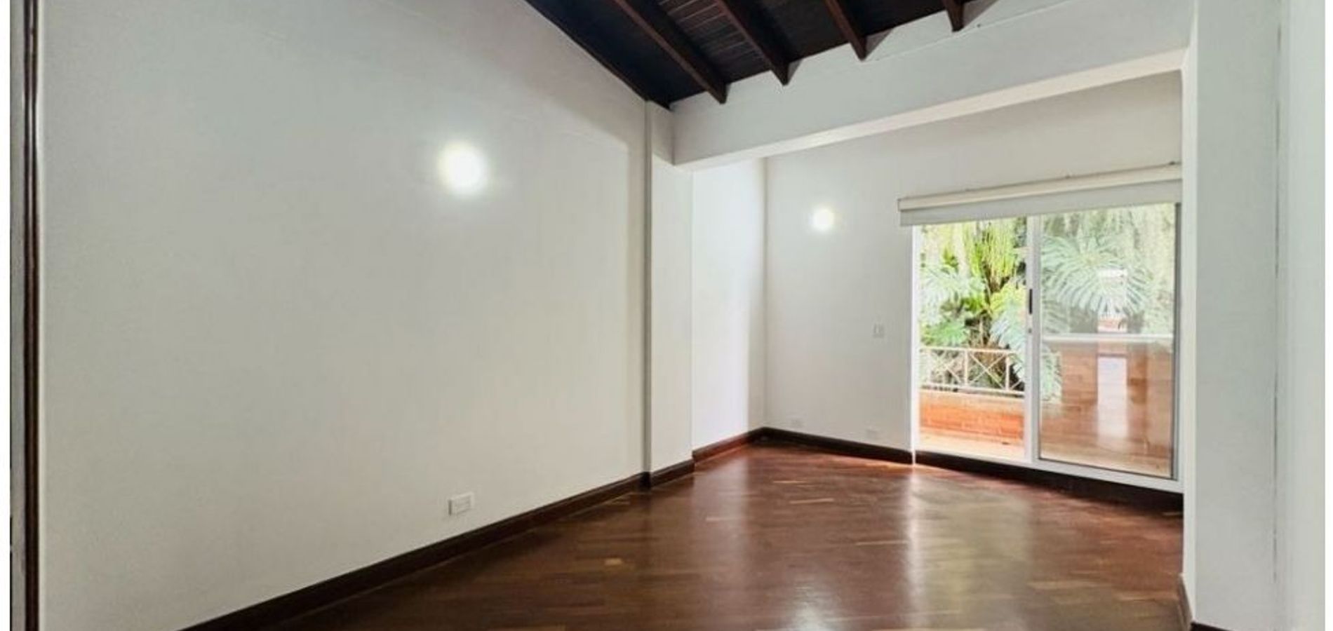 casa de 3 niveles en loma de brujas - Envigado-1
