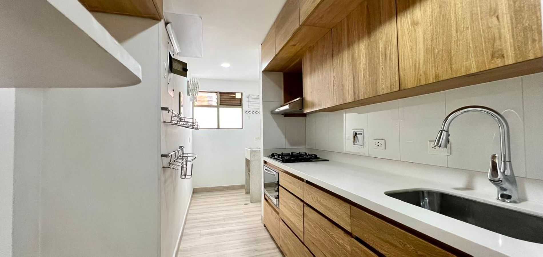VENDO APARTAMENTO ENVIGADO OTRAPARTE 81 M-1
