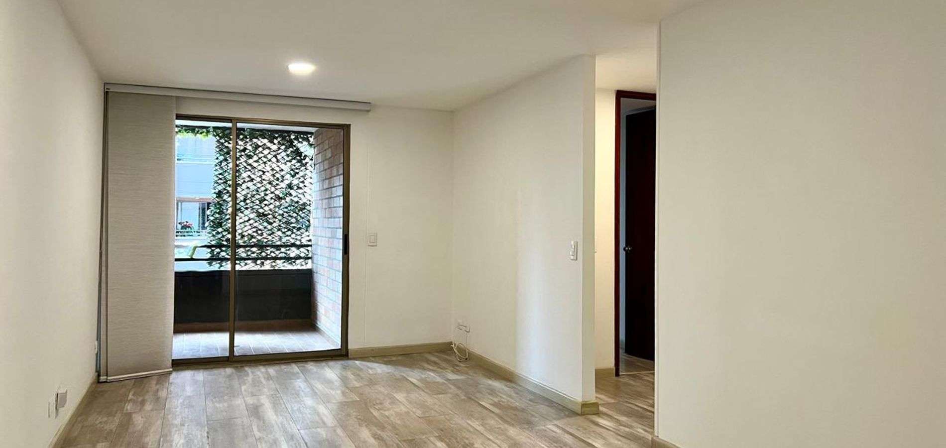 VENDO APARTAMENTO ENVIGADO OTRAPARTE 81 M-2