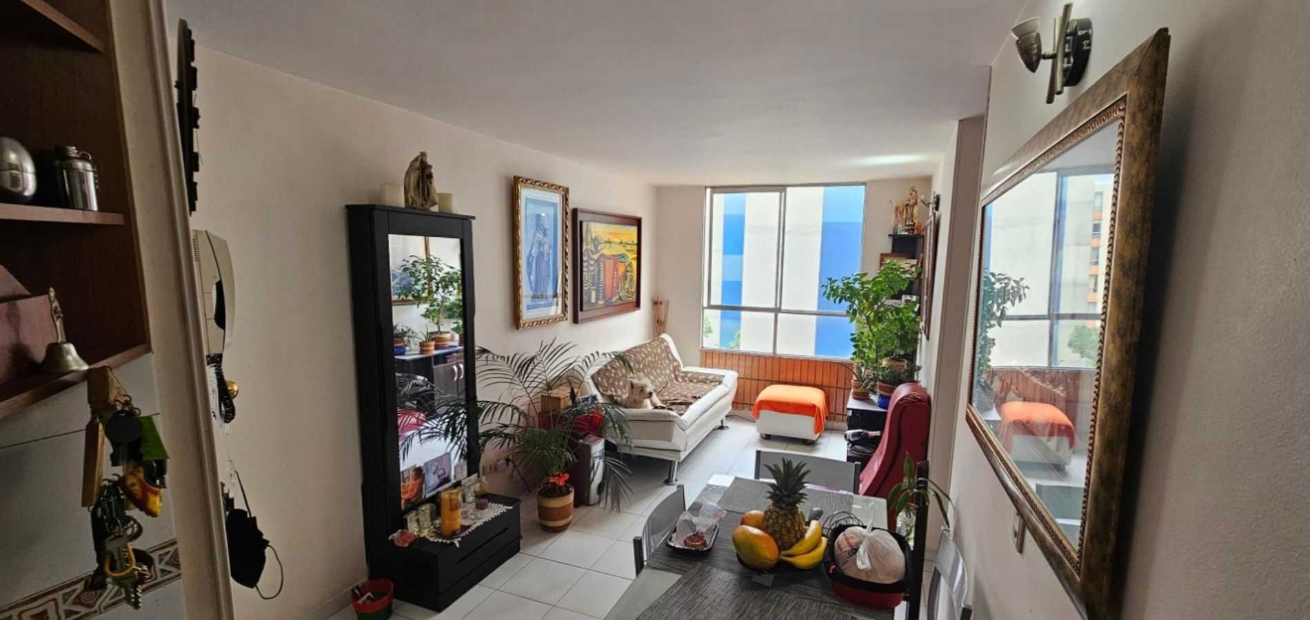 Apartamento en venta en Usaquen, Bogotá-0