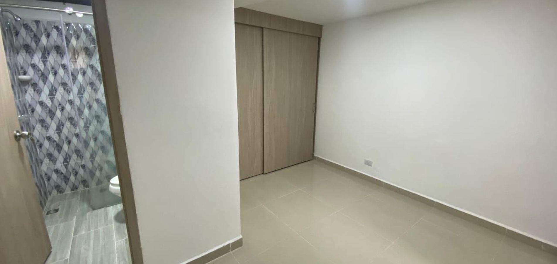 VENTA DE CASA CON APARTAESTUDIO EN BARRIO CABAÑAS - BELLO-2