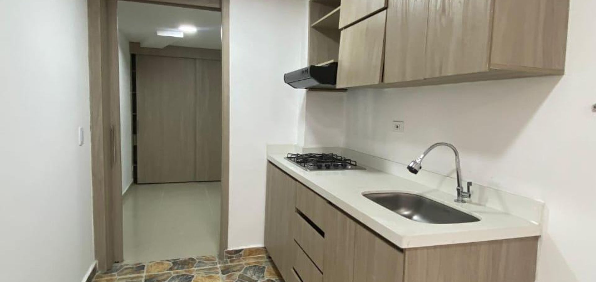 VENTA DE CASA CON APARTAESTUDIO EN BARRIO CABAÑAS - BELLO