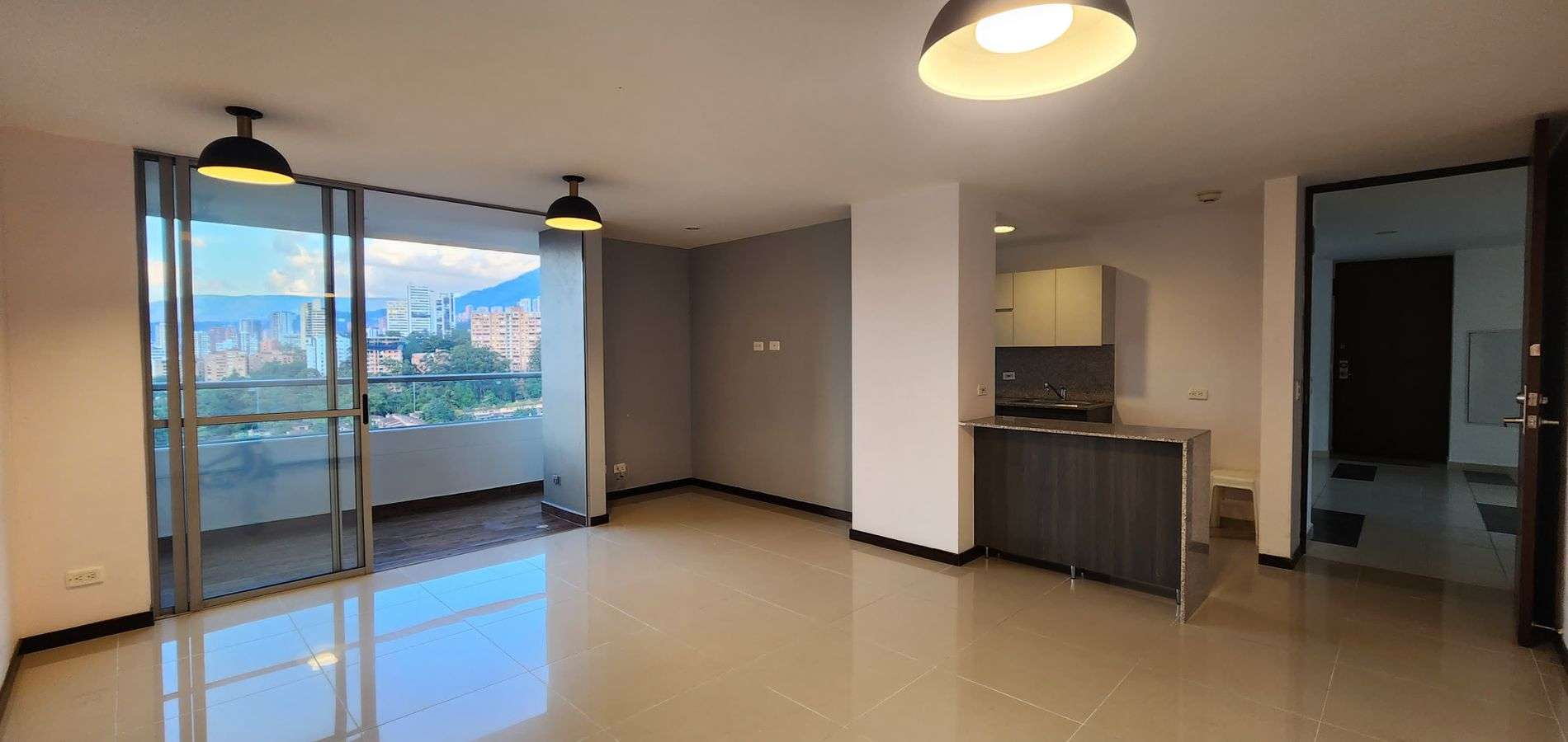 Apartamento en venta en San Lucas 3 Habitaciones-1