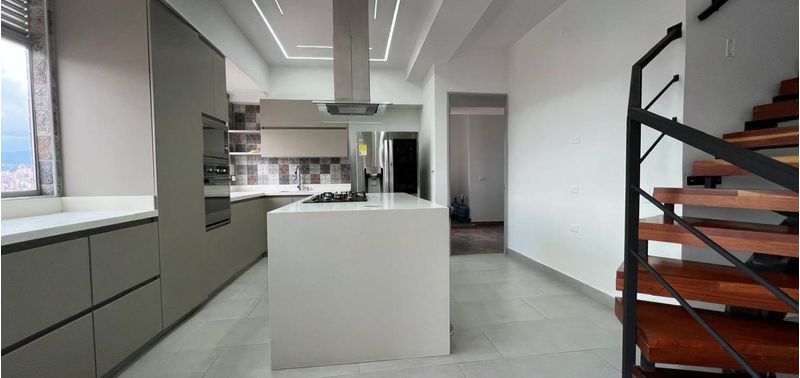 Apartamento en Venta en Envigado, La Cuenca-0
