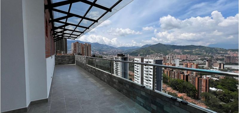 Apartamento en Venta en Envigado, La Cuenca-1