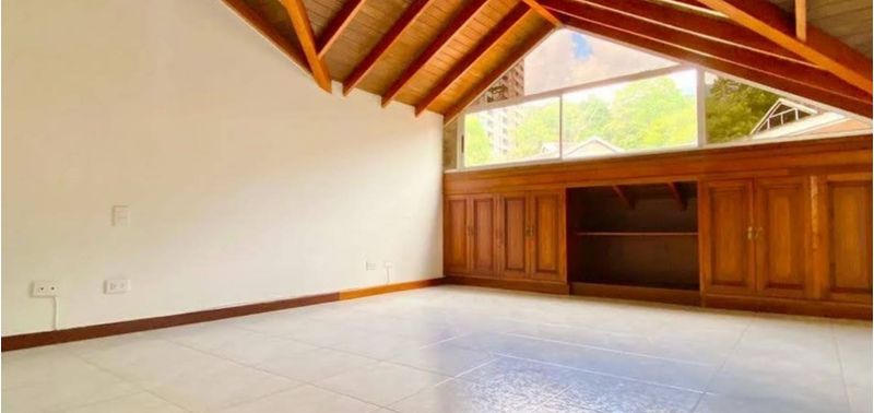 Casa en Venta en Medellín, Altos del Poblado-1