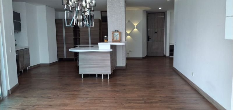 Apartamento en Venta en Sabaneta, Aves Maria-0