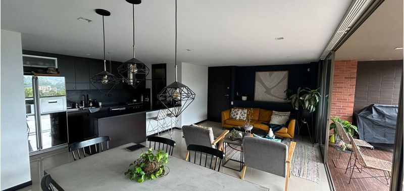Apartamento en Venta en Medellín, Altos del Poblado-0