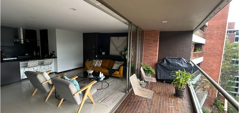 Apartamento en Venta en Medellín, Altos del Poblado-3