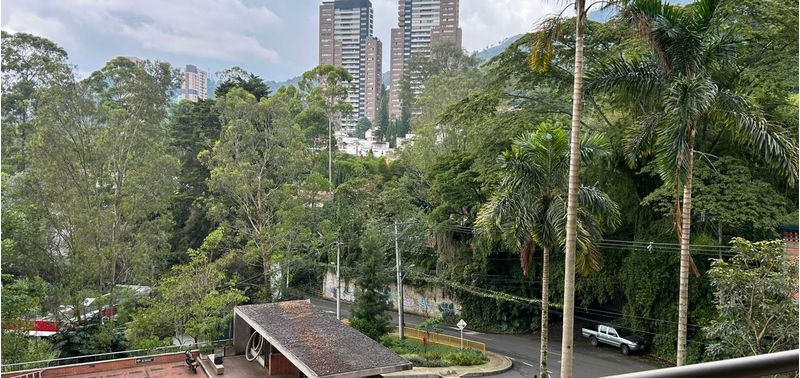 Apartamento en Venta en Medellín, Altos del Poblado-18