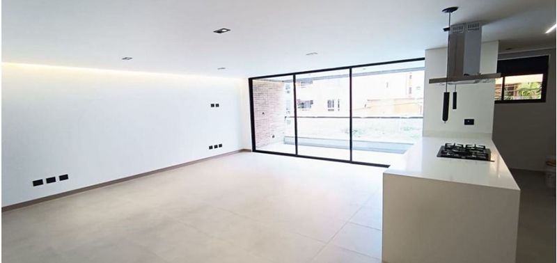 Apartamento en Venta en Medellín, Laureles-0