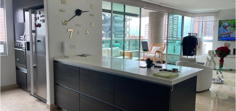 Apartamento en Venta en Medellín, El Poblado-0