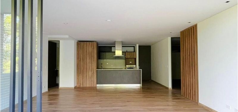 Apartamento en Venta en Medellín, Altos del Poblado-0
