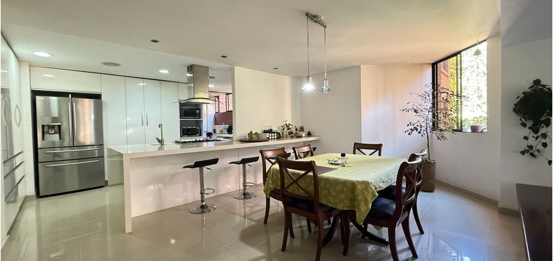 Apartamento en Venta en Medellín, Loma de los Parra-1