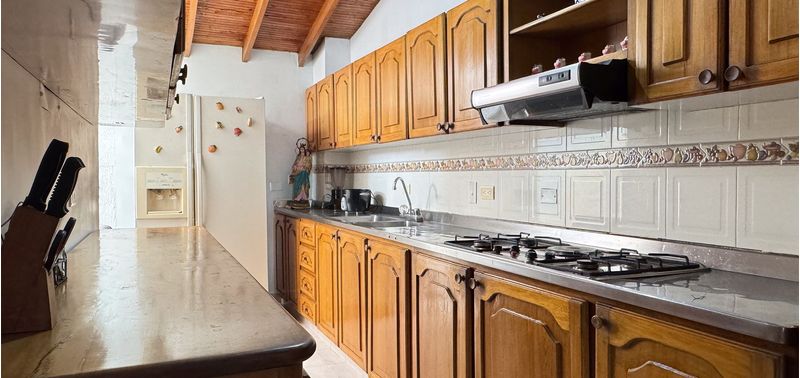 Apartamento en Venta en Medellín, Santa Teresita-1