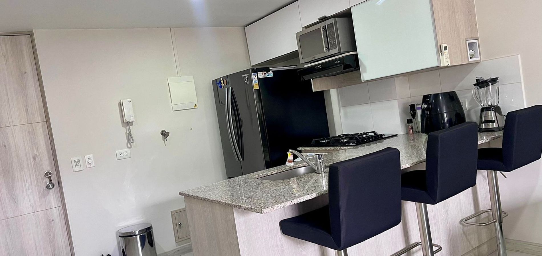 Apartamento en Antioquia en Medellín, Belén Loma de los Bernal-1