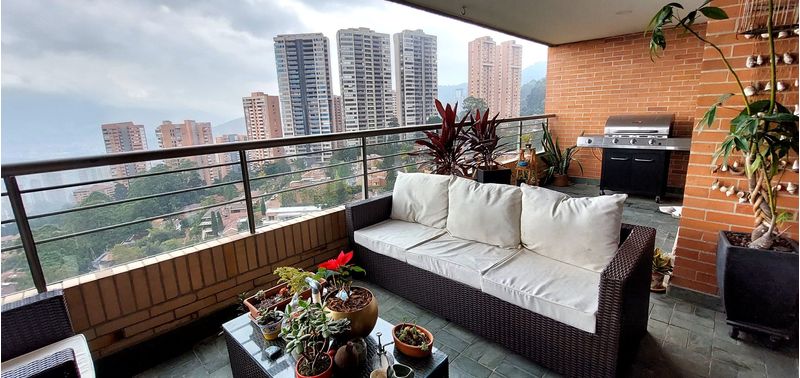 Apartamento en Venta en Medellín, Altos del Poblado