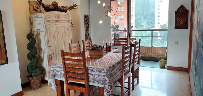 Apartamento en Venta en Medellín, Altos del Poblado-2