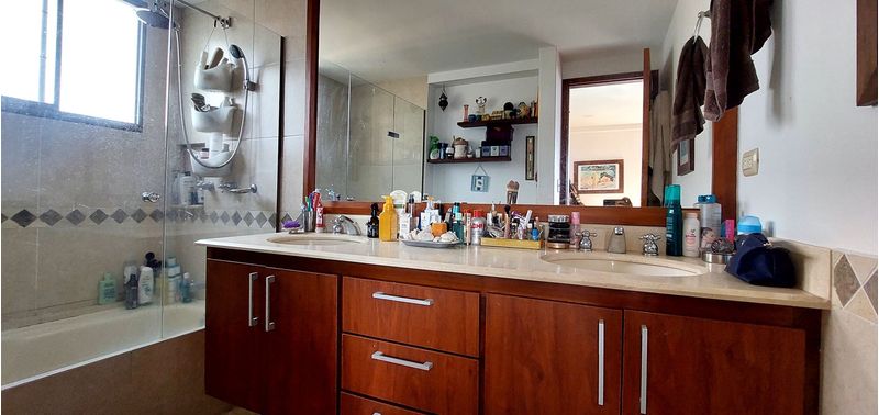 Apartamento en Venta en Medellín, Altos del Poblado-23
