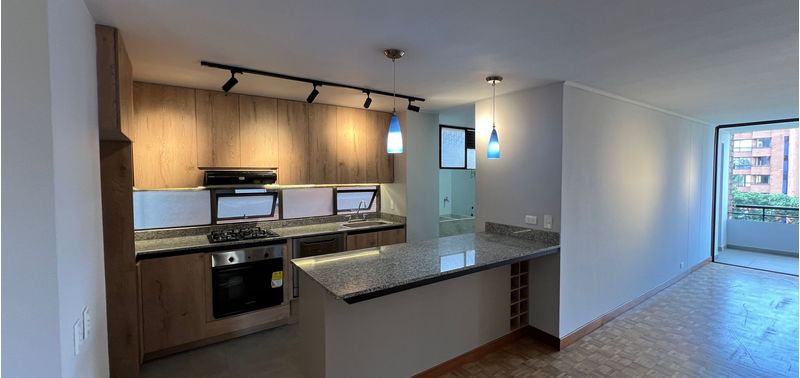 Apartamento en Venta en Medellín, Patio Bonito-0
