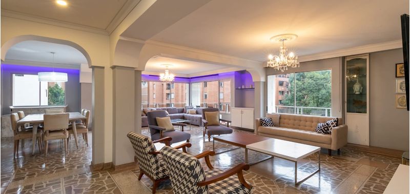 Apartamento en Venta en Medellín, Laureles-0
