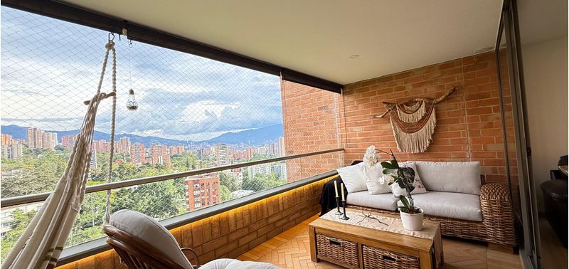 Apartamento en Venta en Medellín, El Tesoro-0