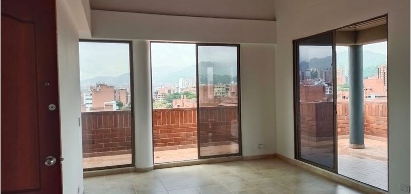 Apartamento en Venta en Medellín, Laureles-4
