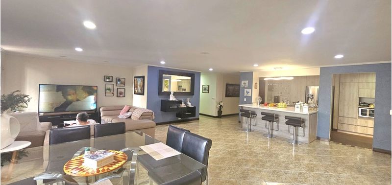 Apartamento en Venta en Medellín, El Poblado-0