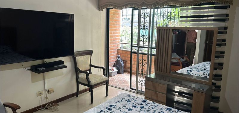 Apartamento en Venta en Medellín, Laureles-0